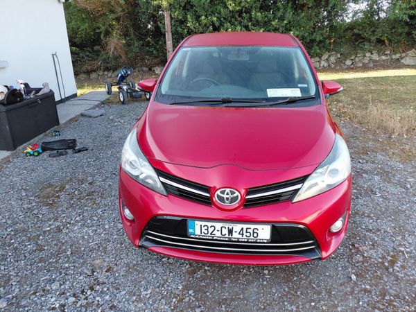 Toyota Verso MPV, Diesel, 2013, Red