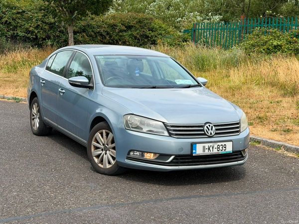 Volkswagen Passat Saloon, Diesel, 2011, Grey