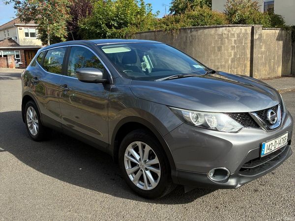 Nissan Qashqai Hatchback, Petrol, 2014, Grey