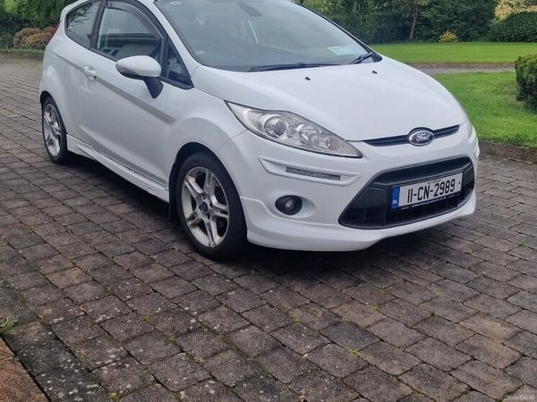 Ford Fiesta Hatchback, Diesel, 2011, White