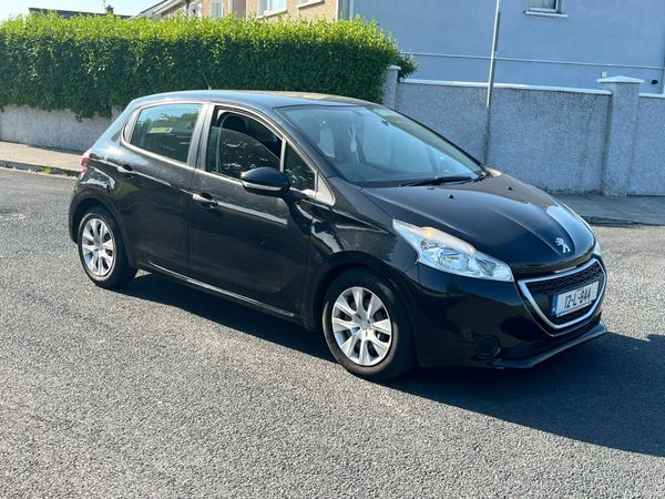 Peugeot 208 Hatchback, Diesel, 2012, Black