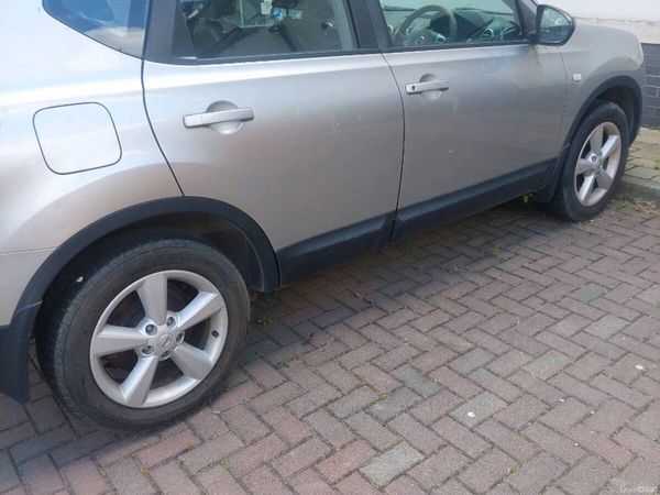 Nissan Qashqai Hatchback, Petrol, 2008, Silver