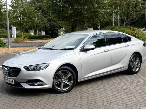 Opel Insignia Hatchback, Diesel, 2019, Grey