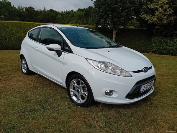 Ford Fiesta Hatchback, Petrol, 2012, White