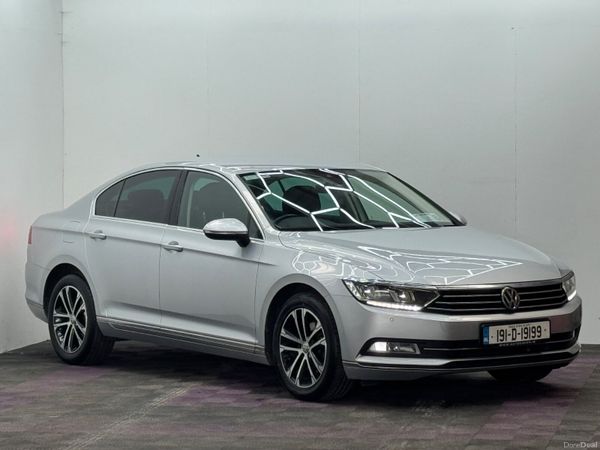 Volkswagen Passat Saloon, Diesel, 2019, Grey