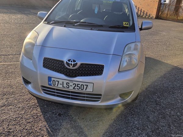 Toyota Yaris Hatchback, Petrol, 2007, Silver