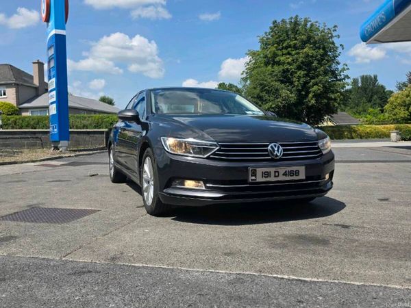Volkswagen Passat Saloon, Diesel, 2019, Grey