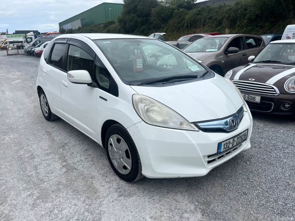 Honda Fit Hatchback, Petrol Hybrid, 2013, White