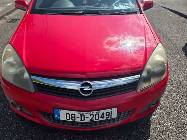 Opel Astra Hatchback, Petrol, 2008, Red