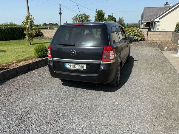 Vauxhall Zafira MPV, Diesel, 2010, Black