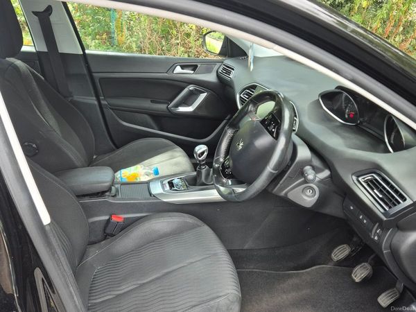 Peugeot 308 Hatchback, Diesel, 2015, Black