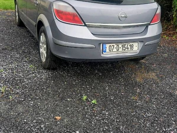 Opel Astra Hatchback, Petrol, 2007, Silver