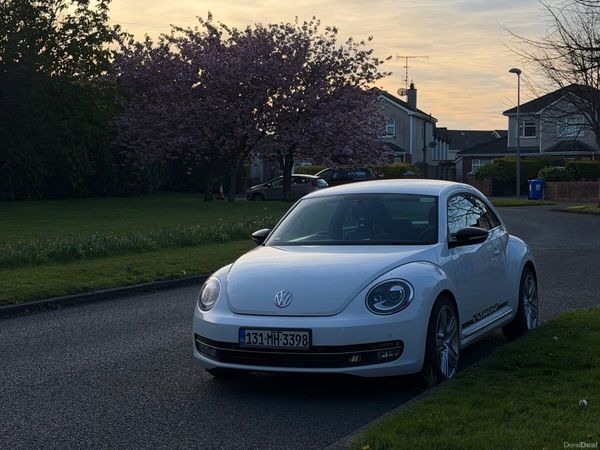 Volkswagen Beetle Hatchback, Petrol, 2013, White