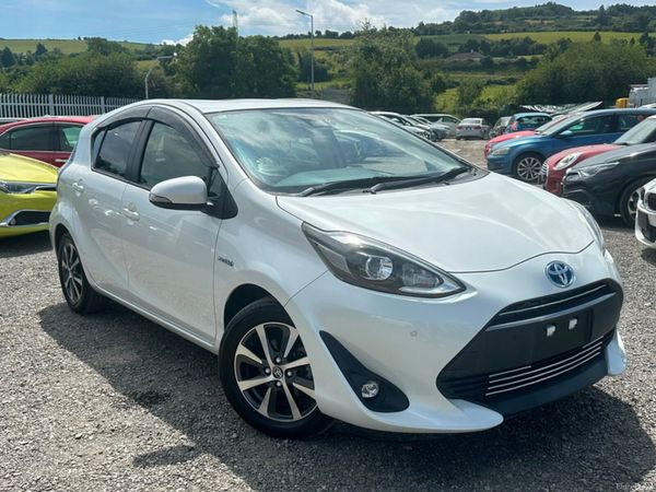 Toyota Aqua Hatchback, Petrol Hybrid, 2018, White
