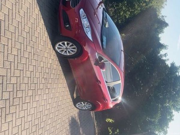 Ford Fiesta Hatchback, Petrol, 2017, Red