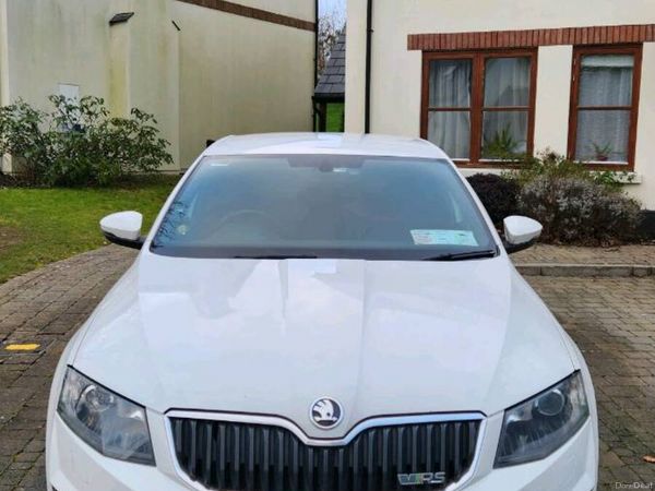 Skoda Octavia Saloon, Diesel, 2015, White