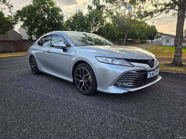 Toyota Camry Saloon, Petrol Hybrid, 2021, Silver