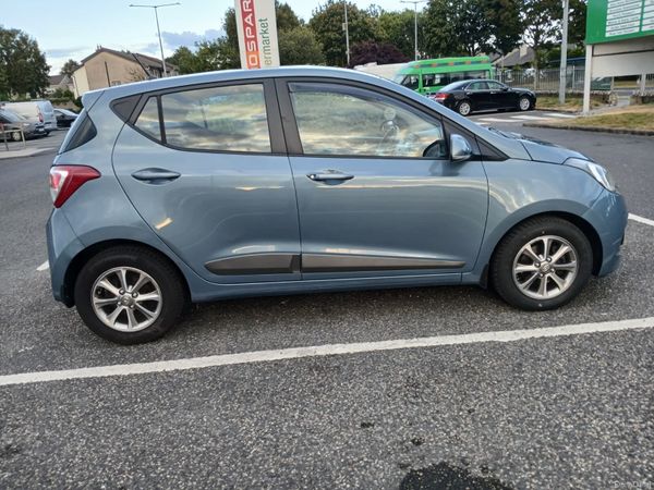 Hyundai i10 Hatchback, Petrol, 2016, Blue