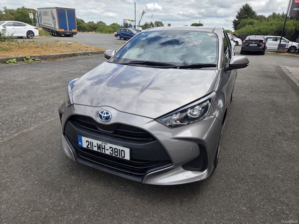Toyota Yaris Hatchback, Petrol Hybrid, 2021, Grey