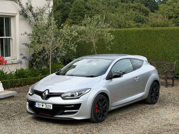 Renault Clio Hatchback, Petrol, 2015, Red