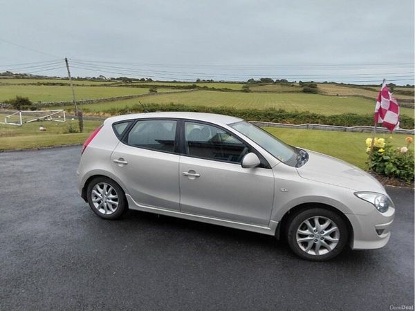 Hyundai i30 Hatchback, Diesel, 2011, Silver