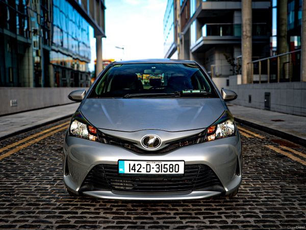 Toyota Vitz Hatchback, Petrol, 2014, Silver