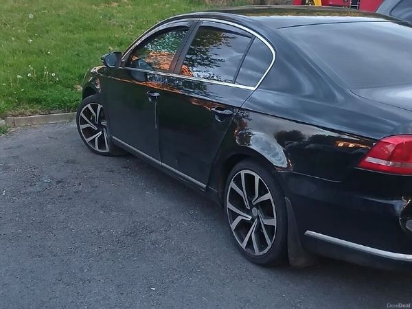 Volkswagen Passat Saloon, Diesel, 2013, Black
