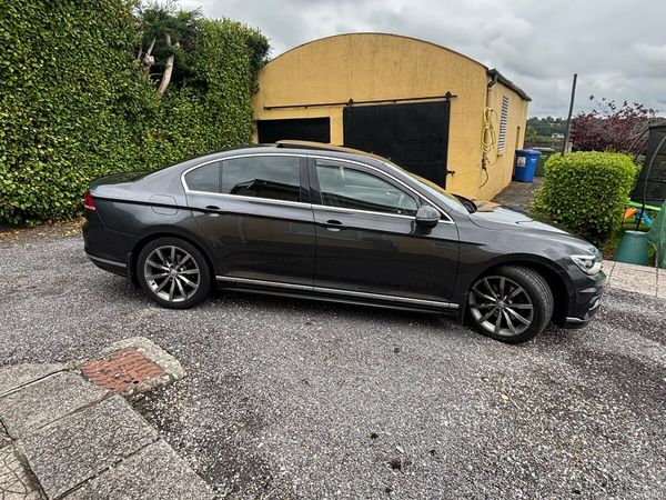 Volkswagen Passat Saloon, Diesel, 2018, Grey