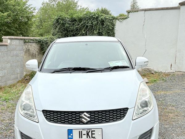 Suzuki Swift Hatchback, Petrol, 2011, White