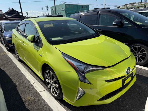 Toyota Aqua Hatchback, Petrol Hybrid, 2018, White