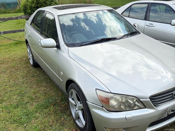 Lexus IS Saloon, Petrol, 1999, Silver