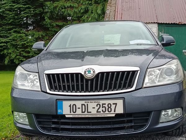 Skoda Octavia Hatchback, Diesel, 2010, Grey