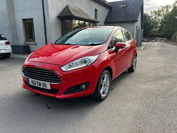 Ford Fiesta Hatchback, Petrol, 2015, Red