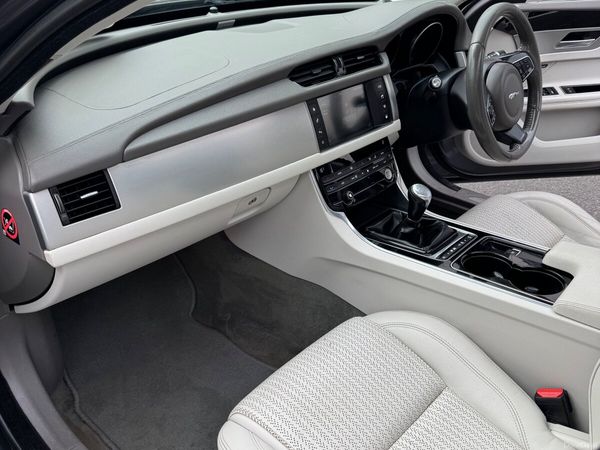 Jaguar XF Saloon, Diesel, 2017, Grey