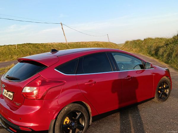 Ford Focus Hatchback, Diesel, 2013, Red