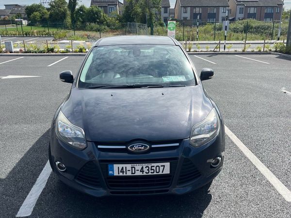 Ford Focus Hatchback, Petrol, 2014, Grey