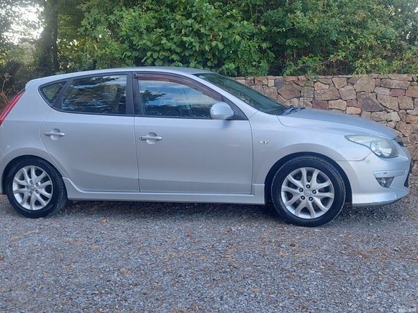 Hyundai i30 Hatchback, Diesel, 2010, Silver
