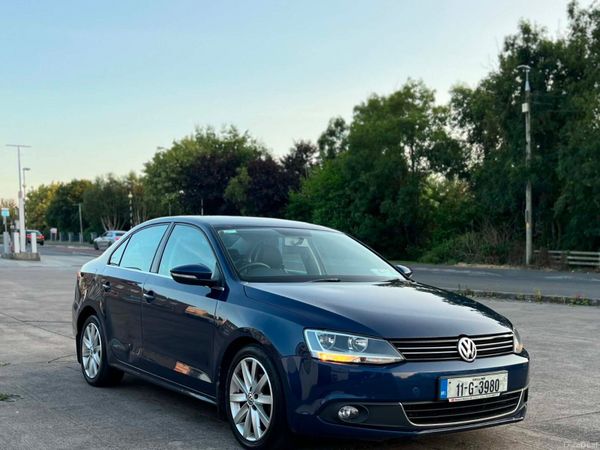 Volkswagen Jetta Saloon, Diesel, 2011, Blue