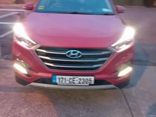 Hyundai Tucson SUV, Diesel, 2017, Red
