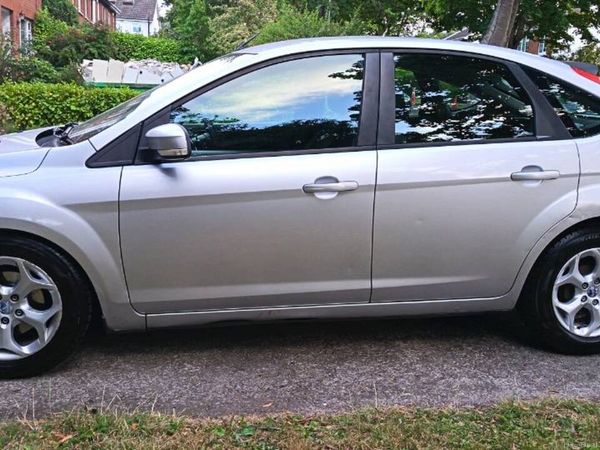 Ford Focus Hatchback, Diesel, 2009, Silver