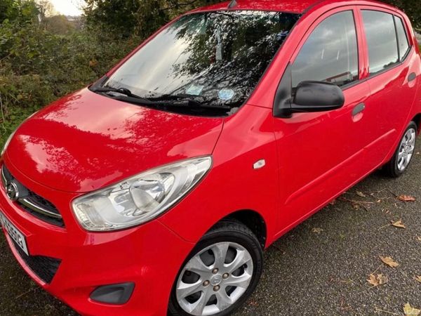 Hyundai i10 Hatchback, Petrol, 2012, Red
