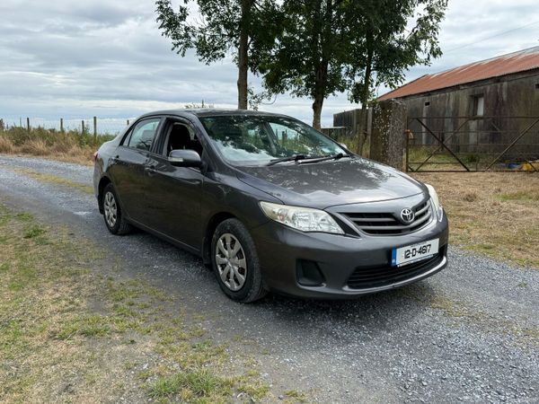 Toyota Corolla Saloon, Diesel, 2012, Grey