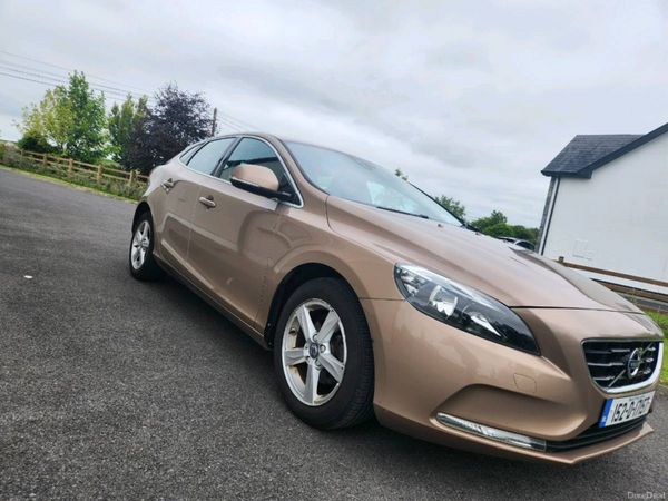 Volvo V40 Hatchback, Diesel, 2015, Bronze