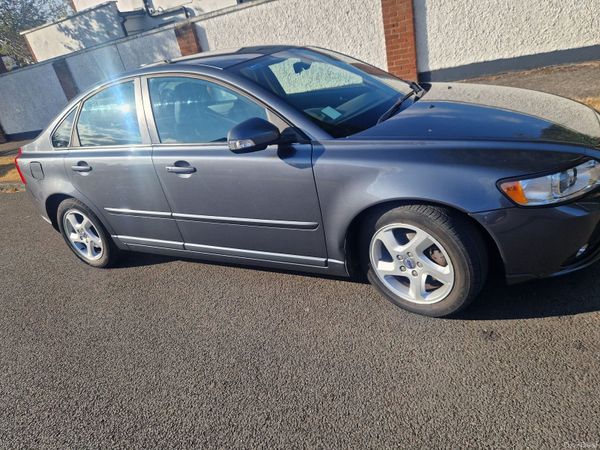 Volvo S40 Saloon, Diesel, 2012, Grey