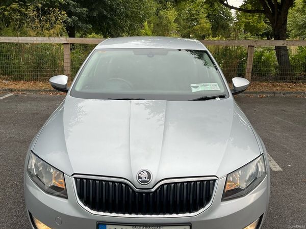 Skoda Octavia Saloon, Diesel, 2014, Silver