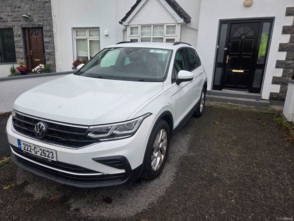 Volkswagen Tiguan SUV, Petrol Plug-in Hybrid, 2022, White