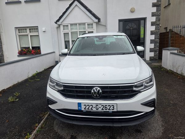 Volkswagen Tiguan SUV, Petrol Plug-in Hybrid, 2022, White