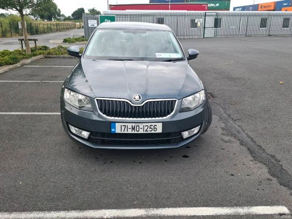 Skoda Octavia Saloon, Diesel, 2017, Grey