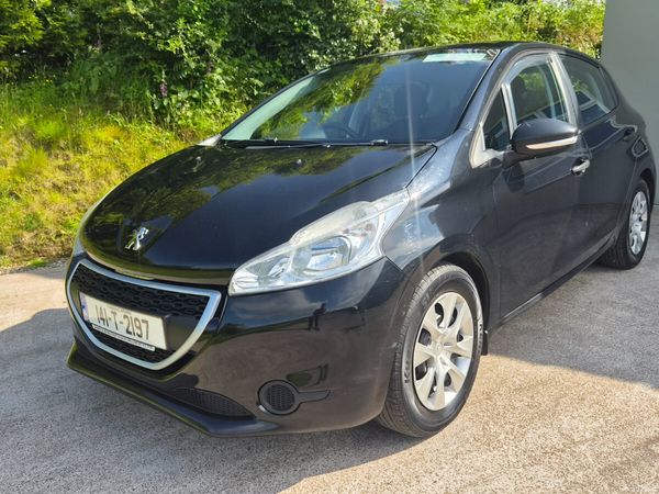Peugeot 208 Hatchback, Diesel, 2014, Black