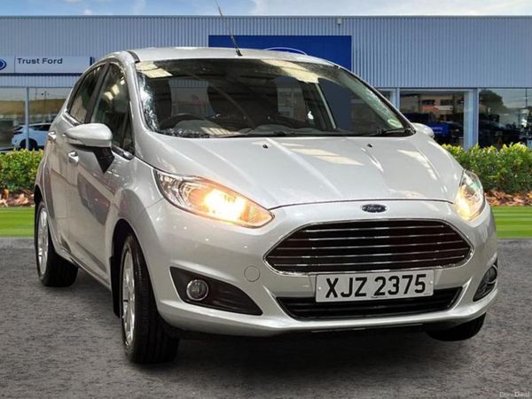 Ford Fiesta Hatchback, Petrol, 2015, Silver